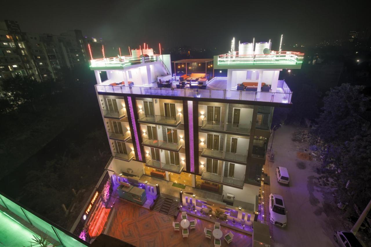 Twin Towers Acomodação com café da manhã Grander Noida Exterior foto